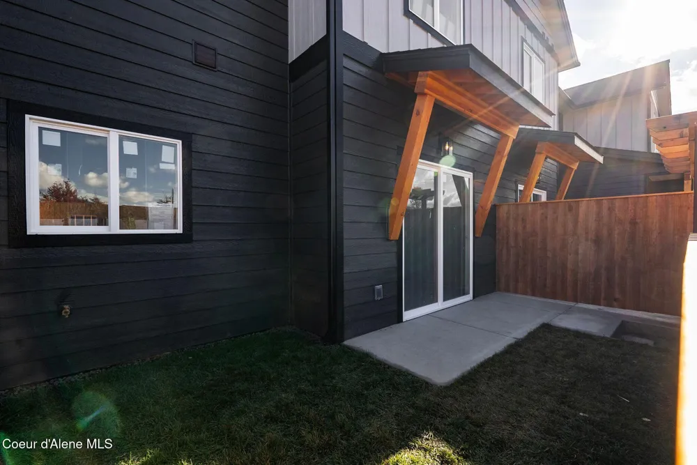 1679 Onyx Court Sandpoint, ID 83864