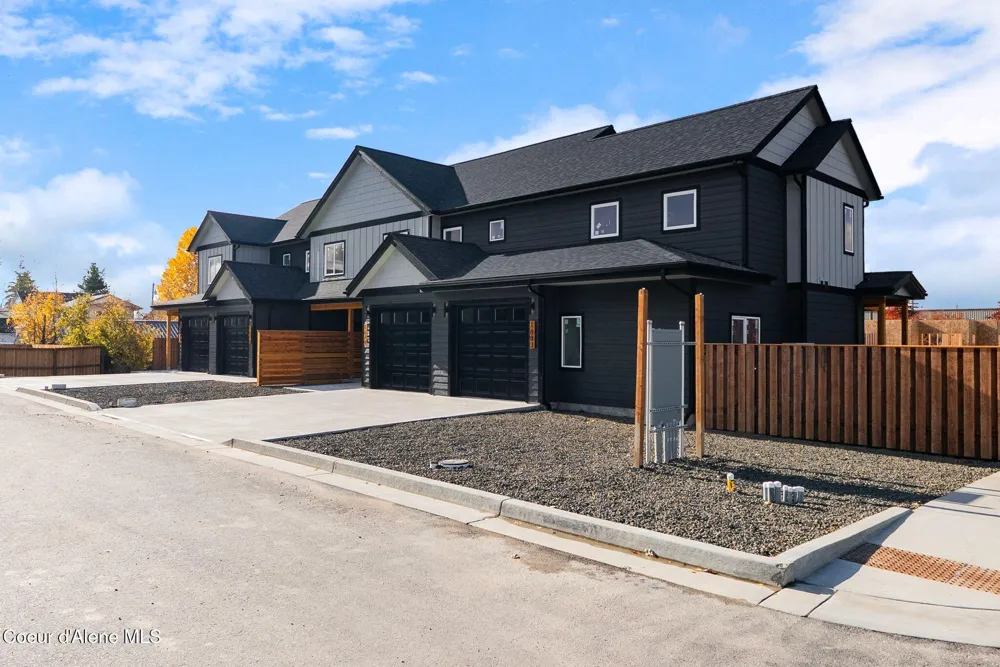 1679 Onyx Court Sandpoint, ID 83864
