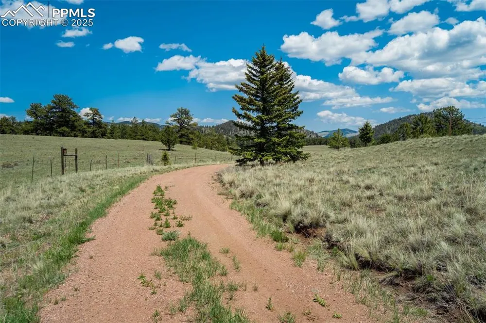 994 Deer Lane Guffey, CO 80820