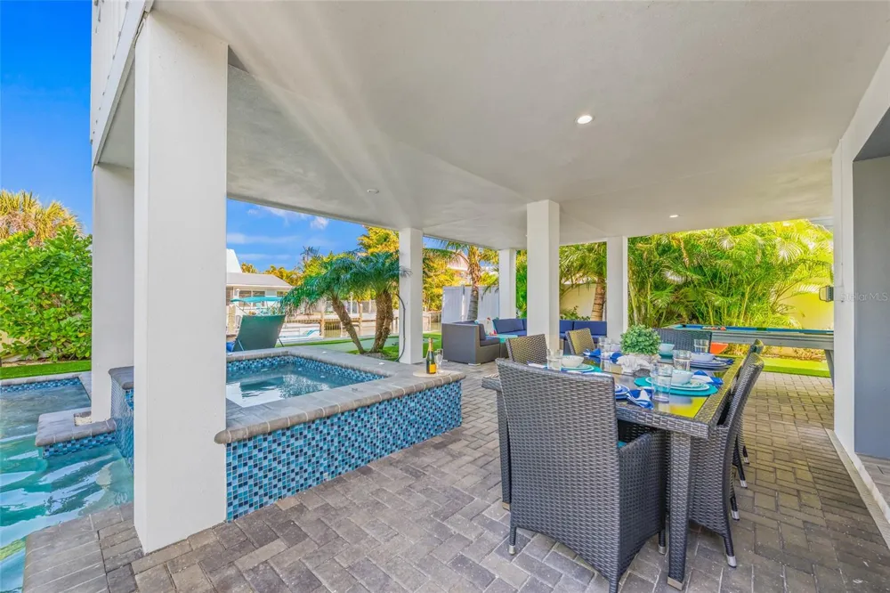 401 20TH PLACE Bradenton Beach, FL 34217