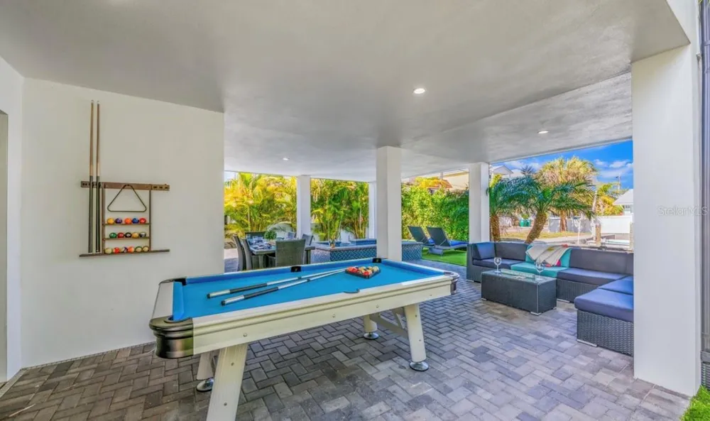 401 20TH PLACE Bradenton Beach, FL 34217