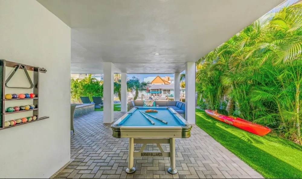 401 20TH PLACE Bradenton Beach, FL 34217