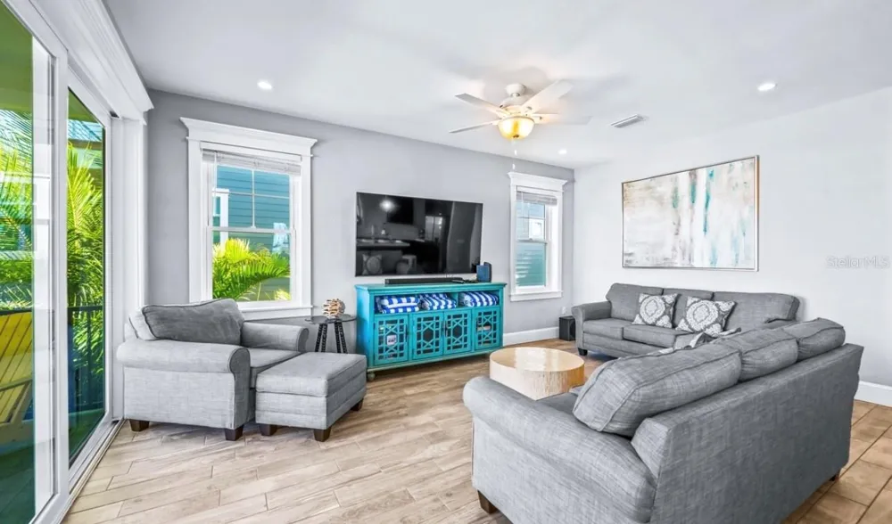 401 20TH PLACE Bradenton Beach, FL 34217