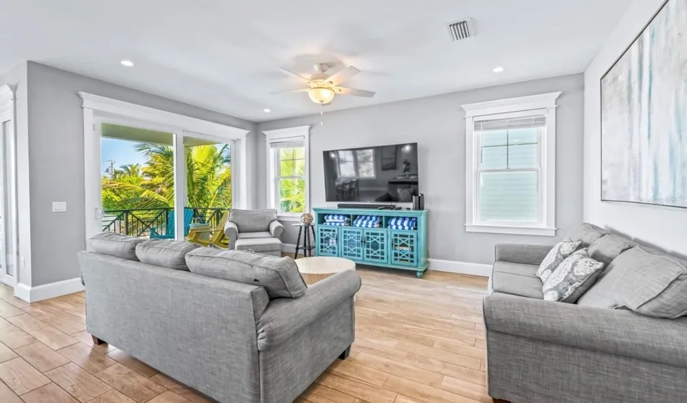 401 20TH PLACE Bradenton Beach, FL 34217