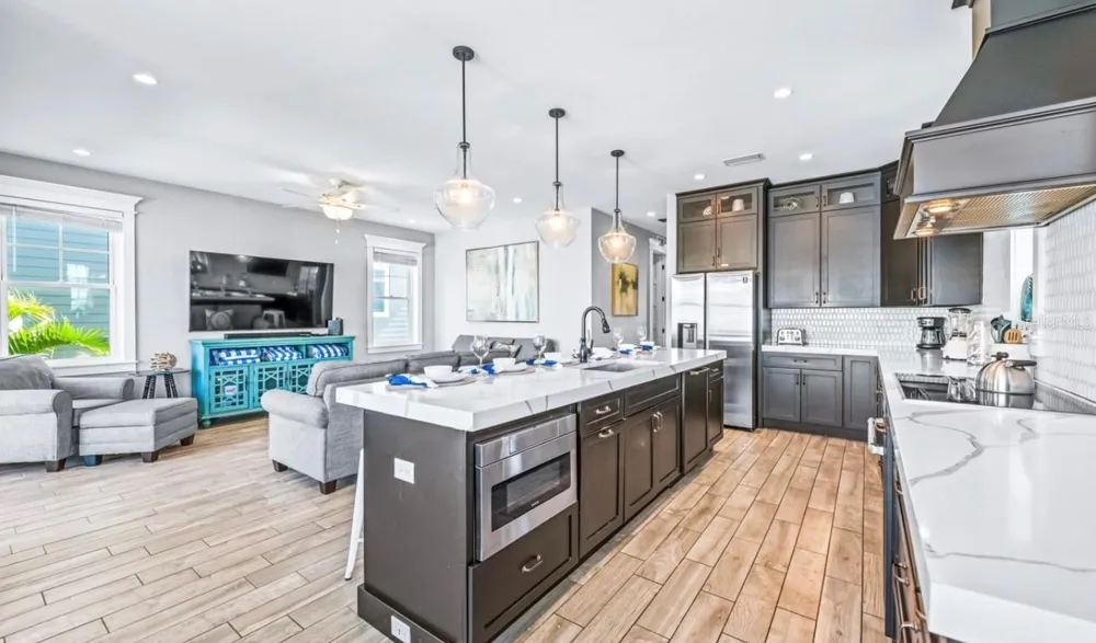 401 20TH PLACE Bradenton Beach, FL 34217