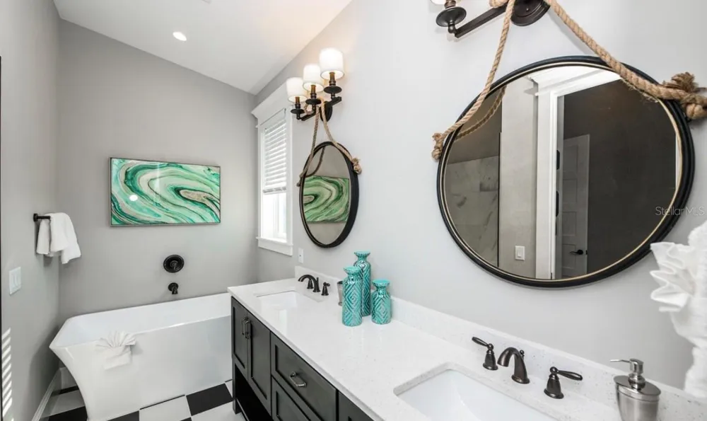 401 20TH PLACE Bradenton Beach, FL 34217