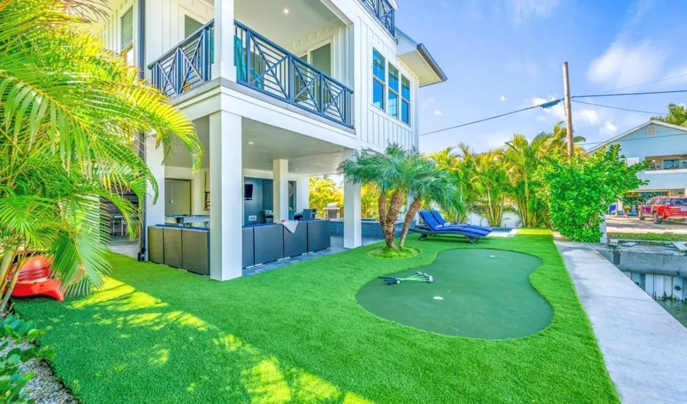 401 20TH PLACE Bradenton Beach, FL 34217
