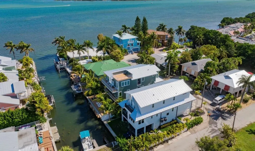 401 20TH PLACE Bradenton Beach, FL 34217