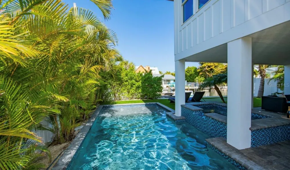 401 20TH PLACE Bradenton Beach, FL 34217