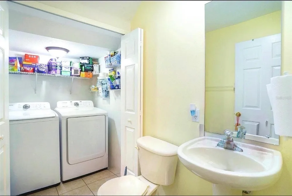 3869 ISLAND WAY St Petersburg, FL 33705