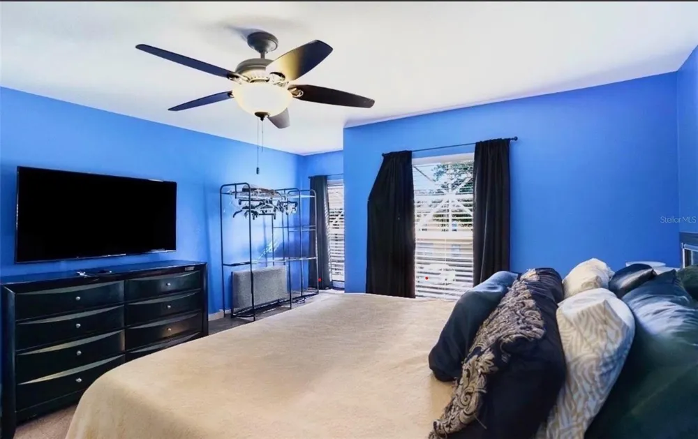 3869 ISLAND WAY St Petersburg, FL 33705