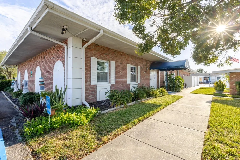 9905 DAHLIA STREET #27 Pinellas Park, FL 33782