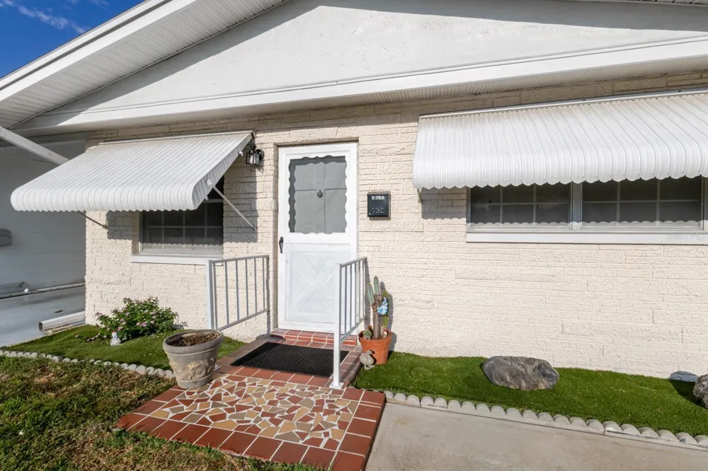 9905 DAHLIA STREET #27 Pinellas Park, FL 33782