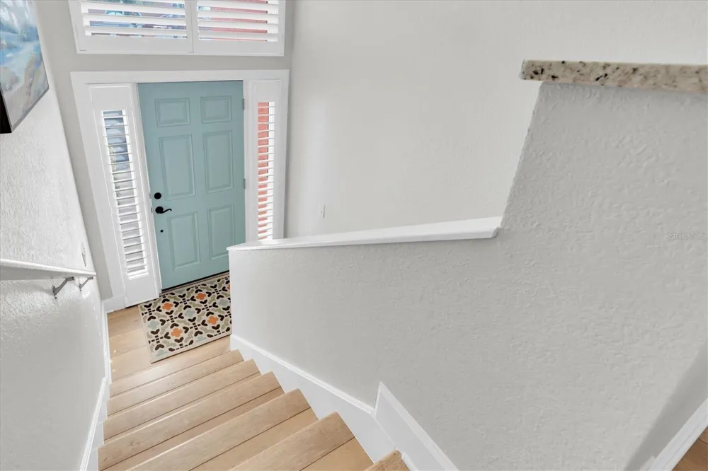 18 JEFFERSON COURT S St Petersburg, FL 33711