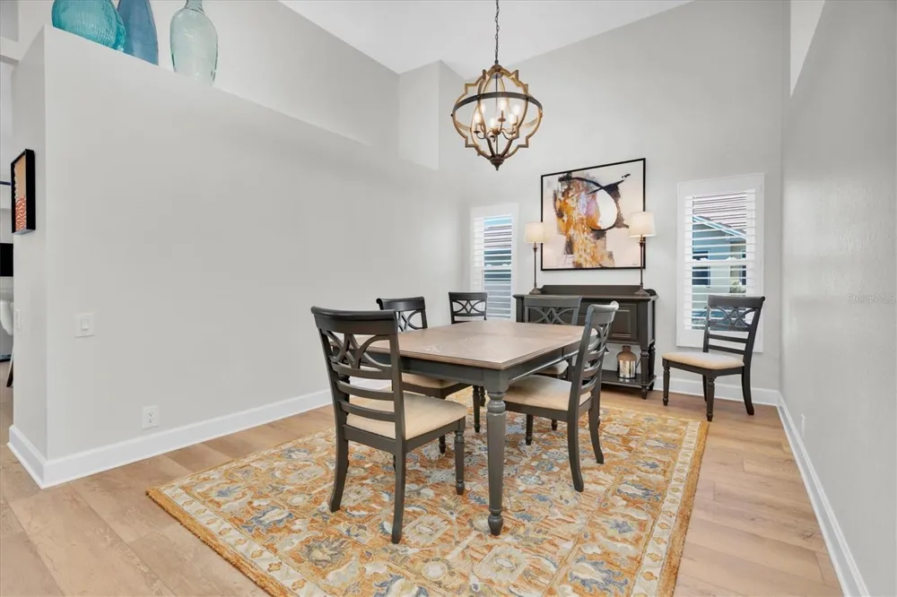 18 JEFFERSON COURT S St Petersburg, FL 33711