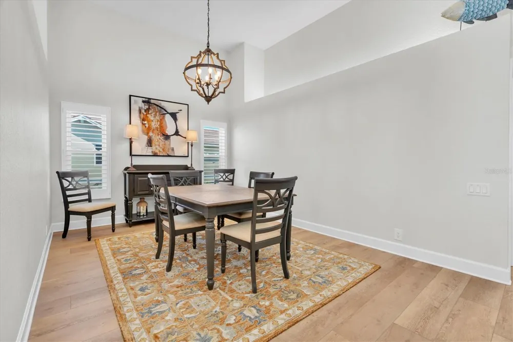 18 JEFFERSON COURT S St Petersburg, FL 33711
