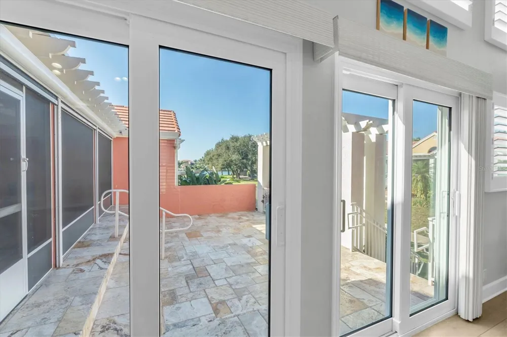18 JEFFERSON COURT S St Petersburg, FL 33711
