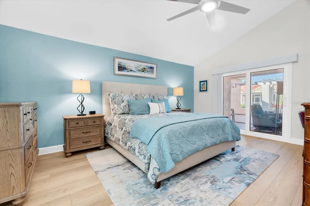 18 JEFFERSON COURT S St Petersburg, FL 33711