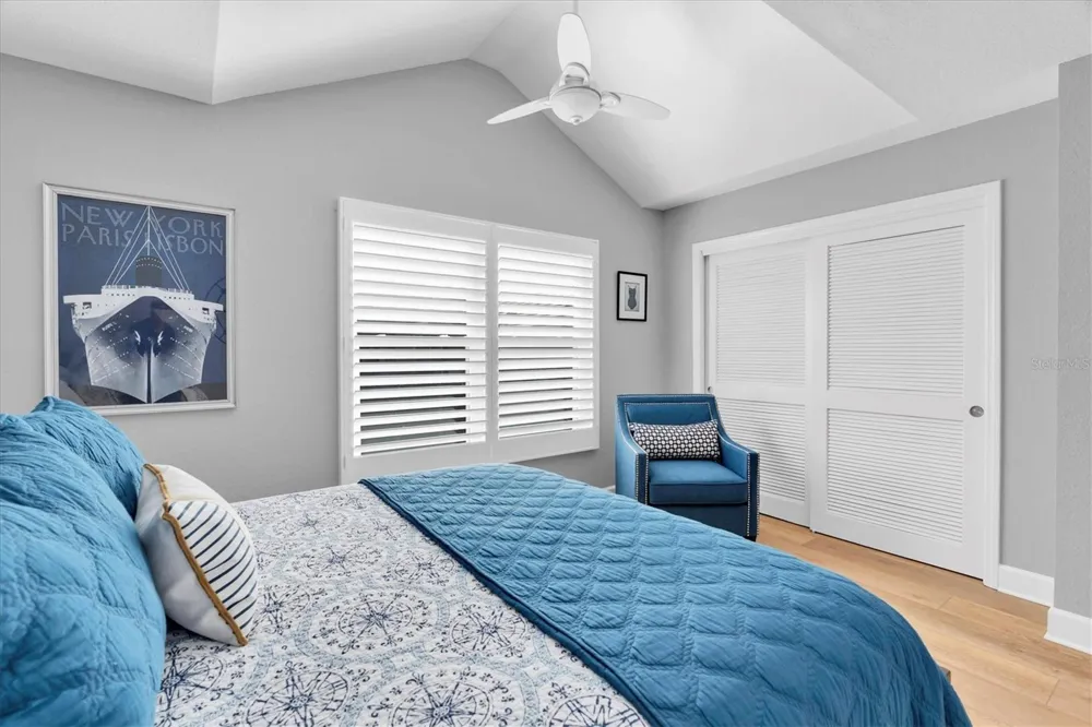 18 JEFFERSON COURT S St Petersburg, FL 33711