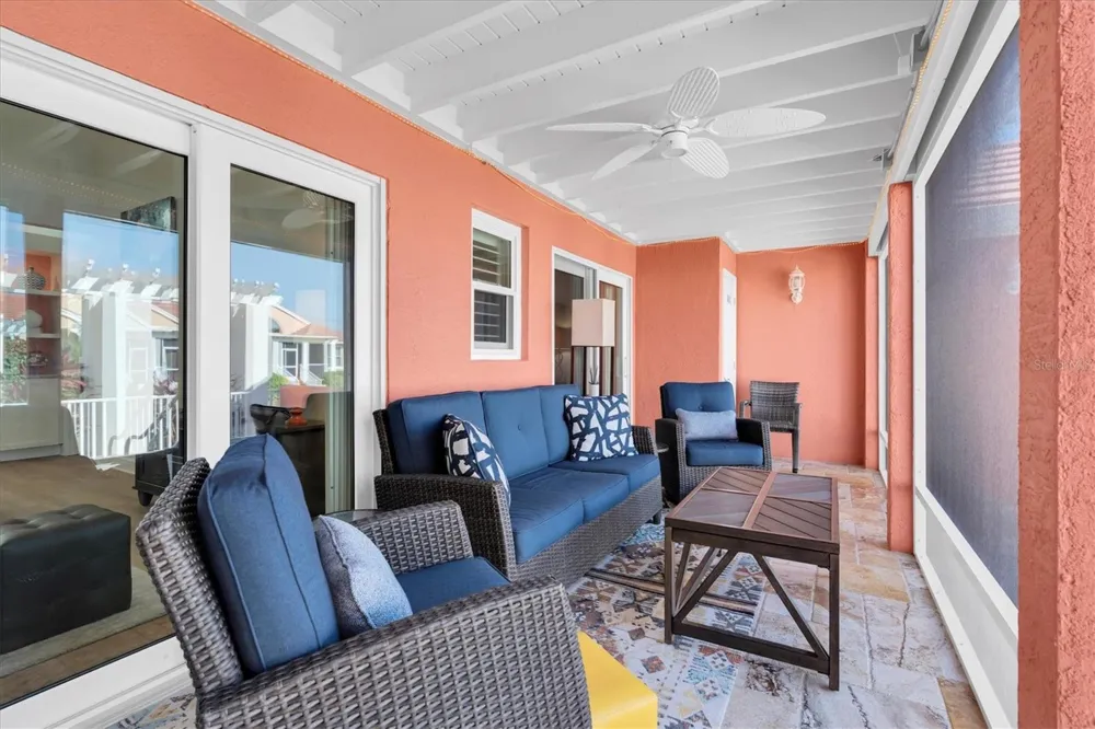 18 JEFFERSON COURT S St Petersburg, FL 33711