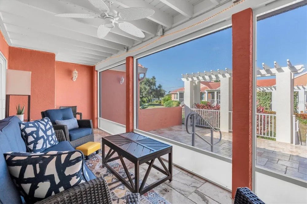 18 JEFFERSON COURT S St Petersburg, FL 33711