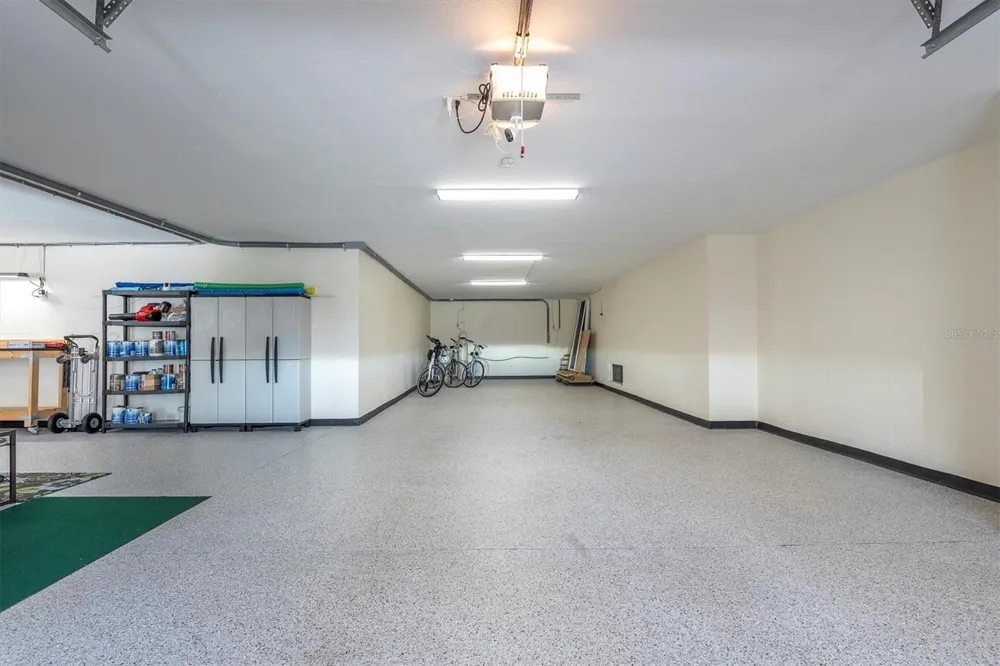 18 JEFFERSON COURT S St Petersburg, FL 33711