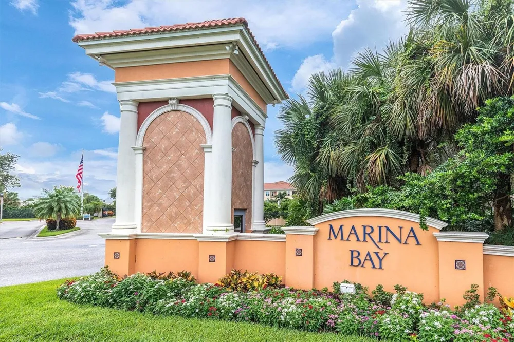 18 JEFFERSON COURT S St Petersburg, FL 33711