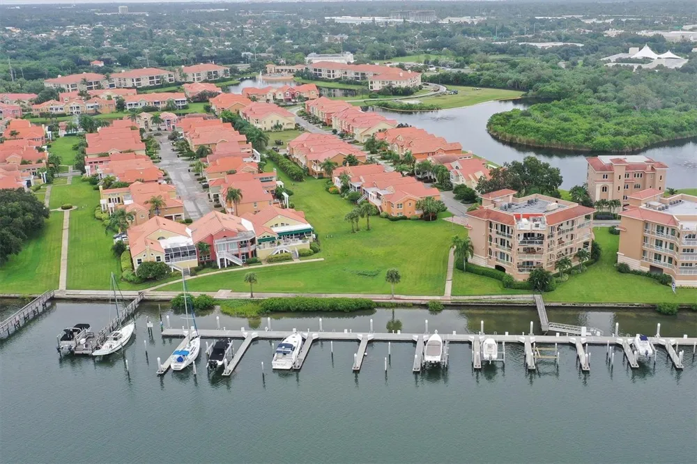 18 JEFFERSON COURT S St Petersburg, FL 33711