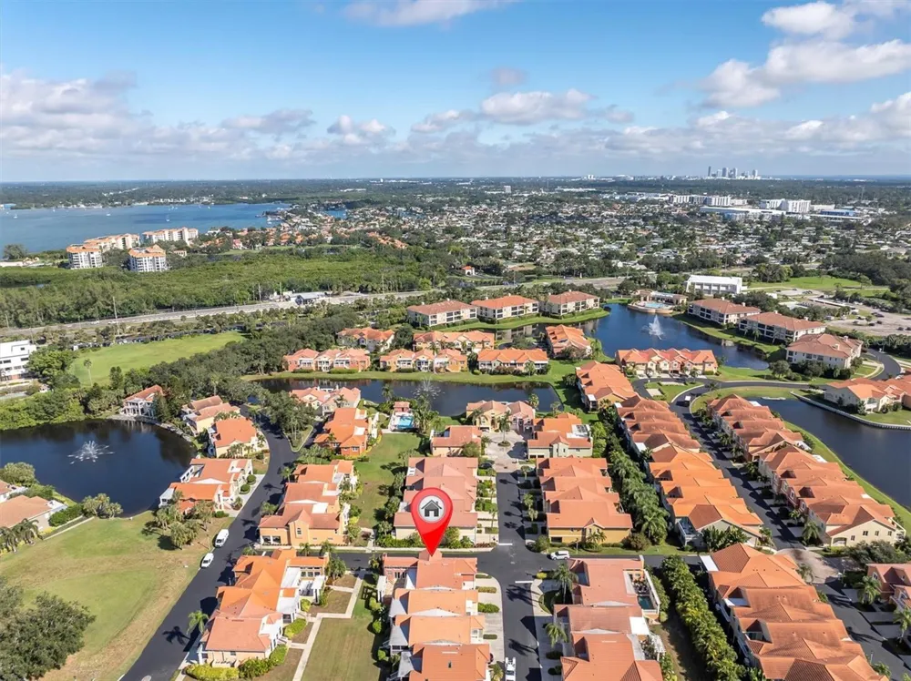 18 JEFFERSON COURT S St Petersburg, FL 33711