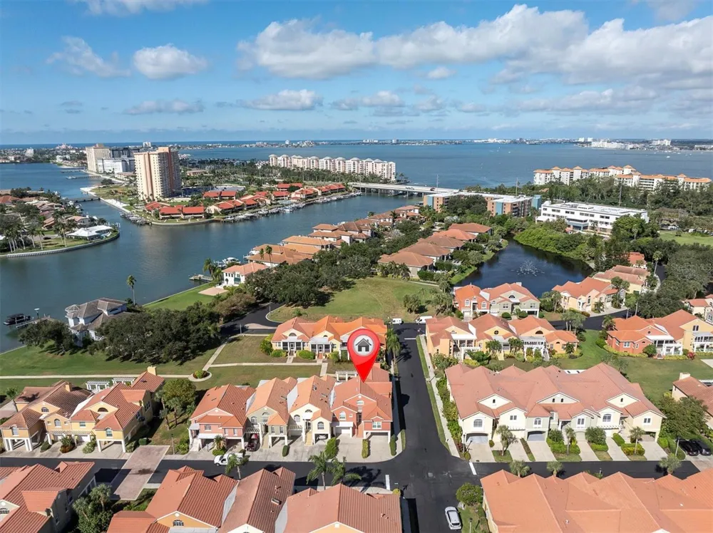 18 JEFFERSON COURT S St Petersburg, FL 33711