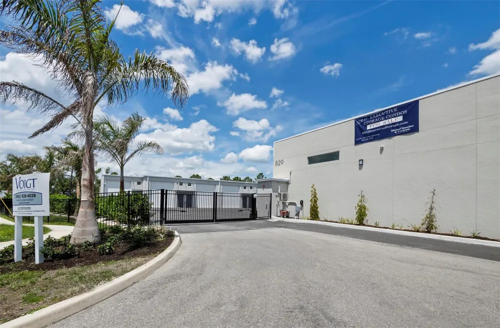 829 57TH STREET E #28 Bradenton, FL 34208