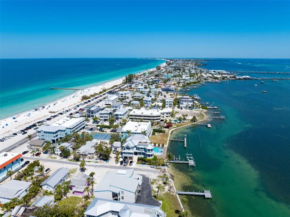 901 GULF DRIVE S #14 Bradenton Beach, FL 34217
