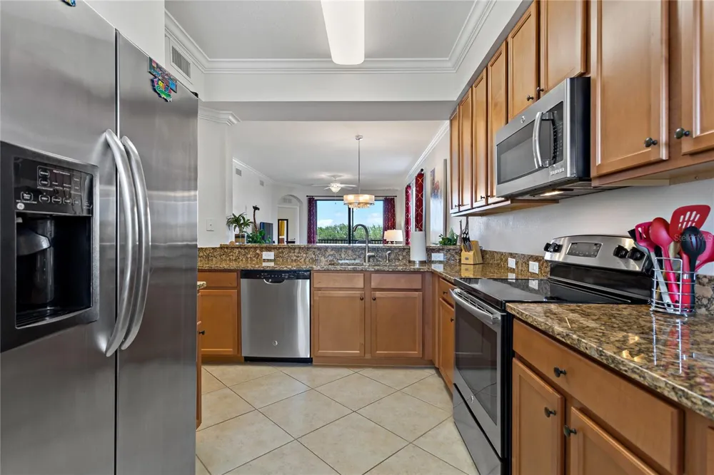 7015 RIVER HAMMOCK DRIVE #208 Bradenton, FL 34212