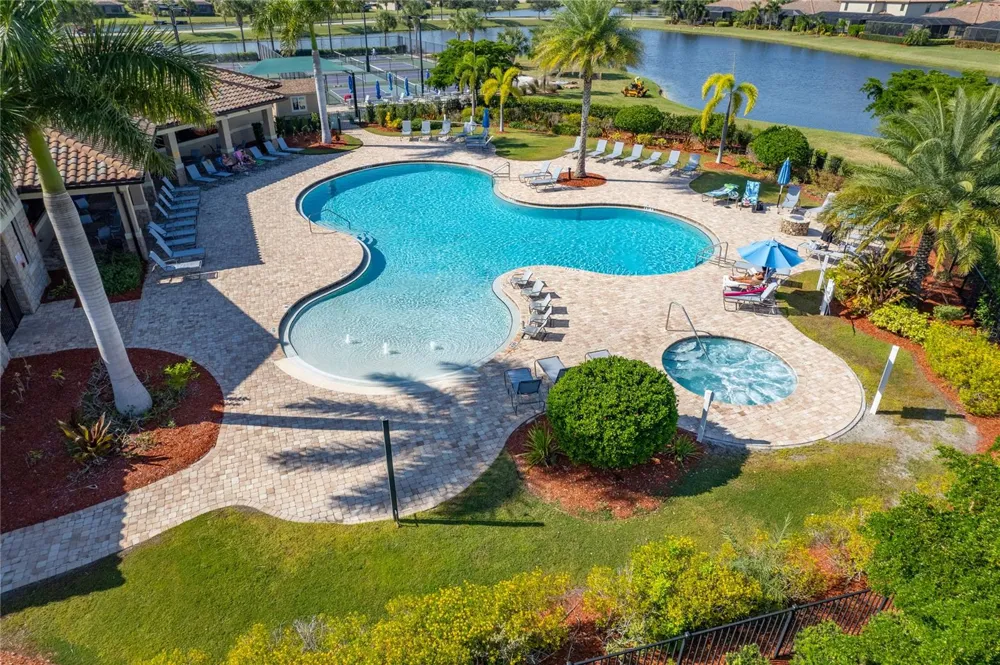7015 RIVER HAMMOCK DRIVE #208 Bradenton, FL 34212