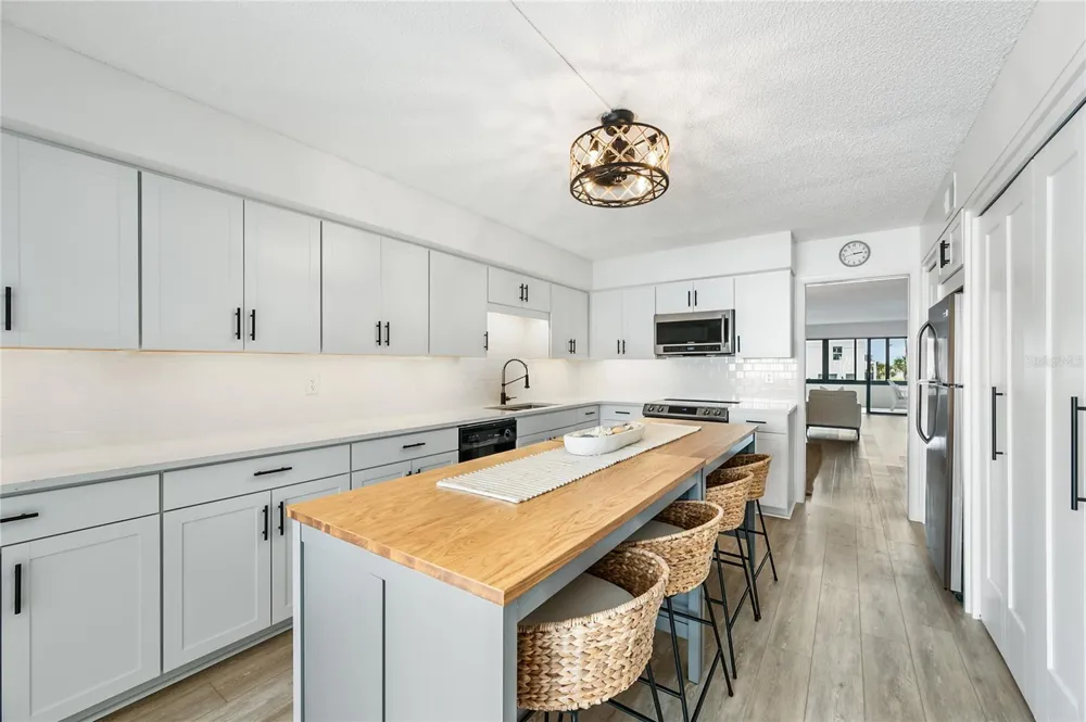 1007 GULF DRIVE #106 Bradenton Beach, FL 34217