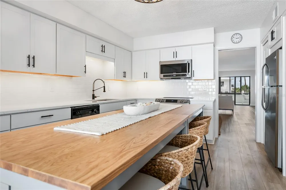 1007 GULF DRIVE #106 Bradenton Beach, FL 34217