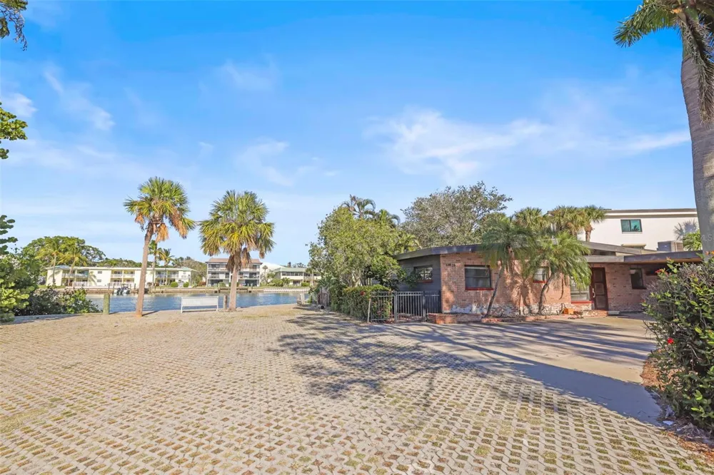 11921 LAGOON LANE Treasure Island, FL 33706