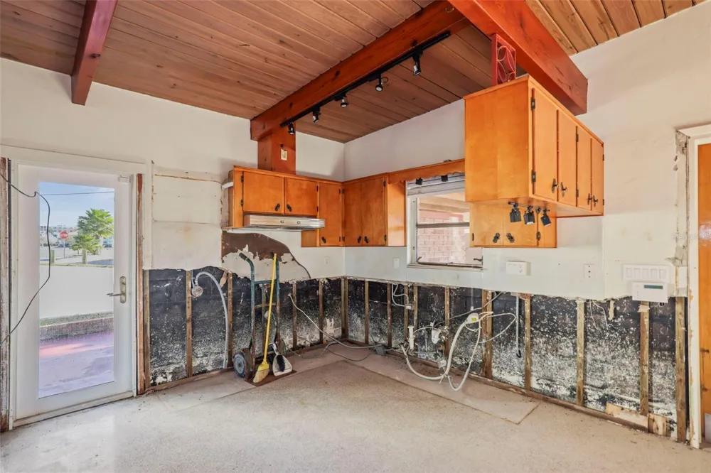 11921 LAGOON LANE Treasure Island, FL 33706