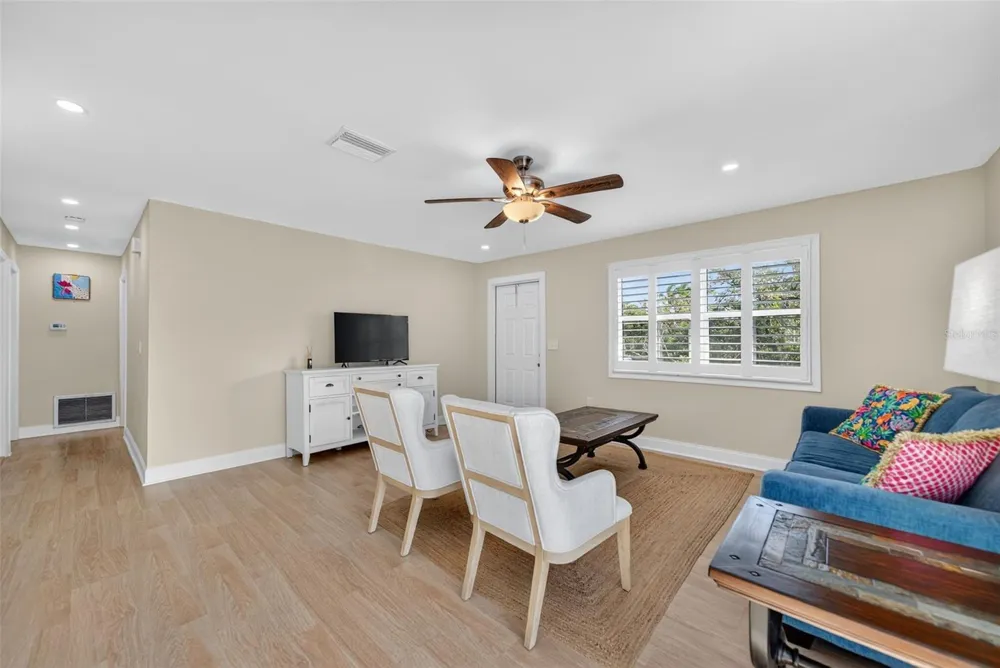 2915 AVENUE C Holmes Beach, FL 34217