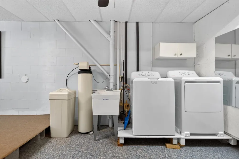 2915 AVENUE C Holmes Beach, FL 34217