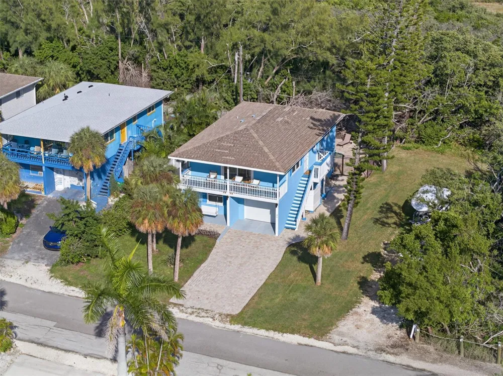 2915 AVENUE C Holmes Beach, FL 34217