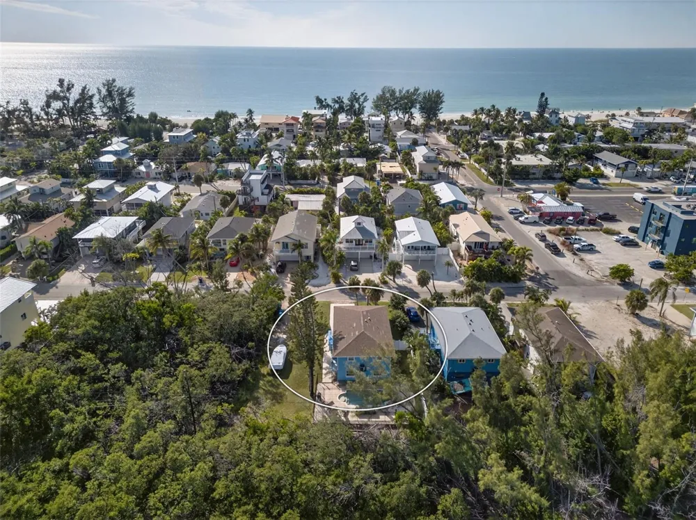 2915 AVENUE C Holmes Beach, FL 34217