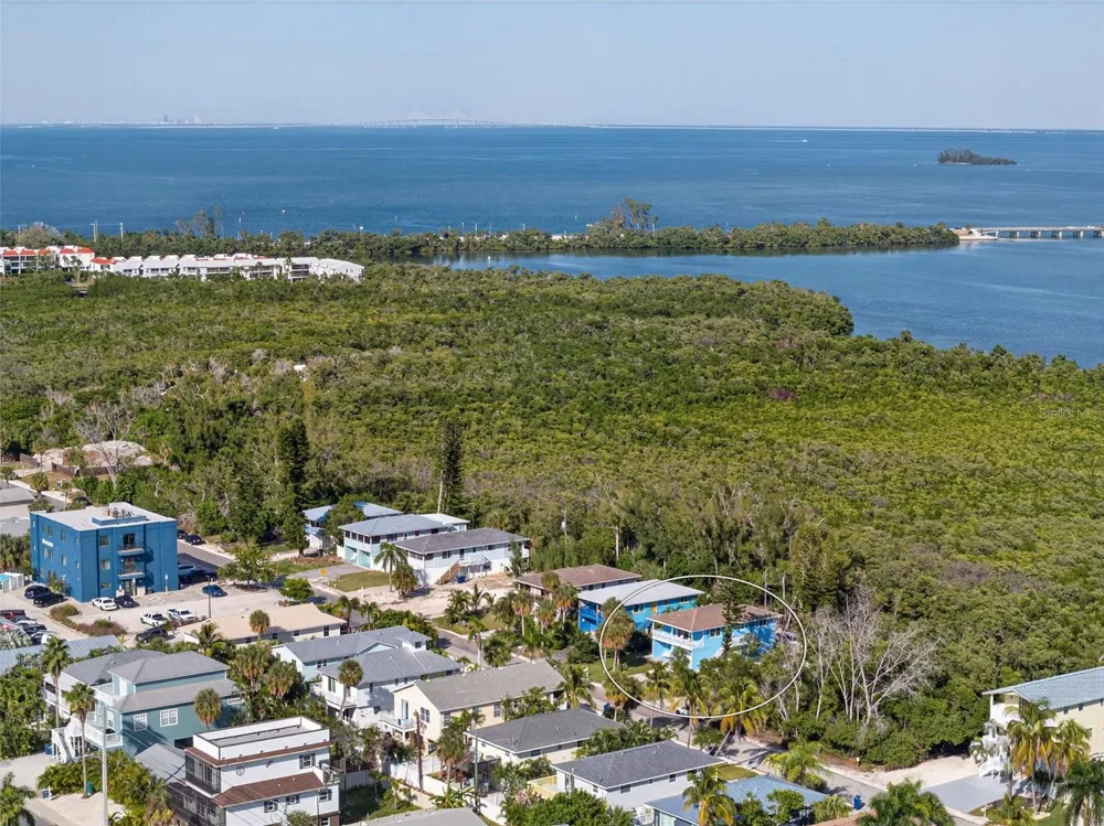 2915 AVENUE C Holmes Beach, FL 34217