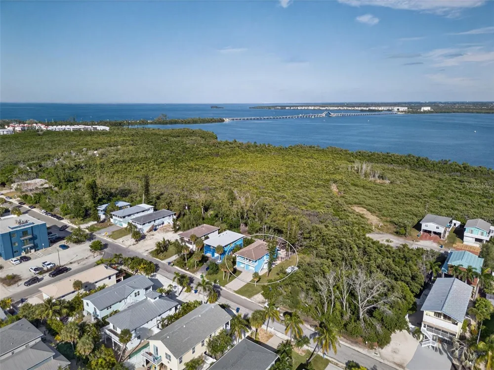 2915 AVENUE C Holmes Beach, FL 34217