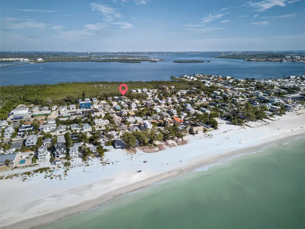2915 AVENUE C Holmes Beach, FL 34217