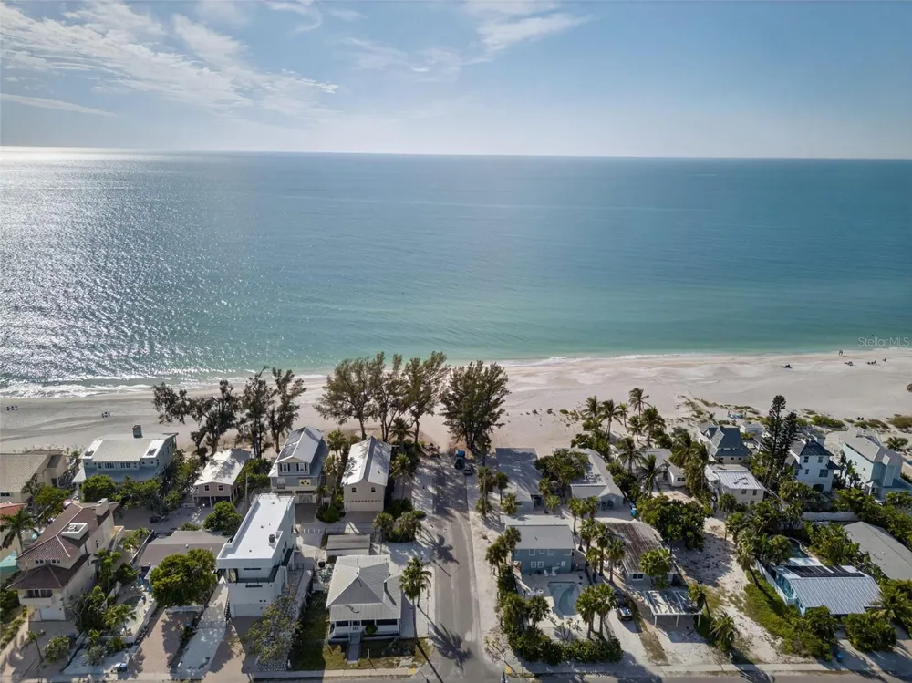 2915 AVENUE C Holmes Beach, FL 34217