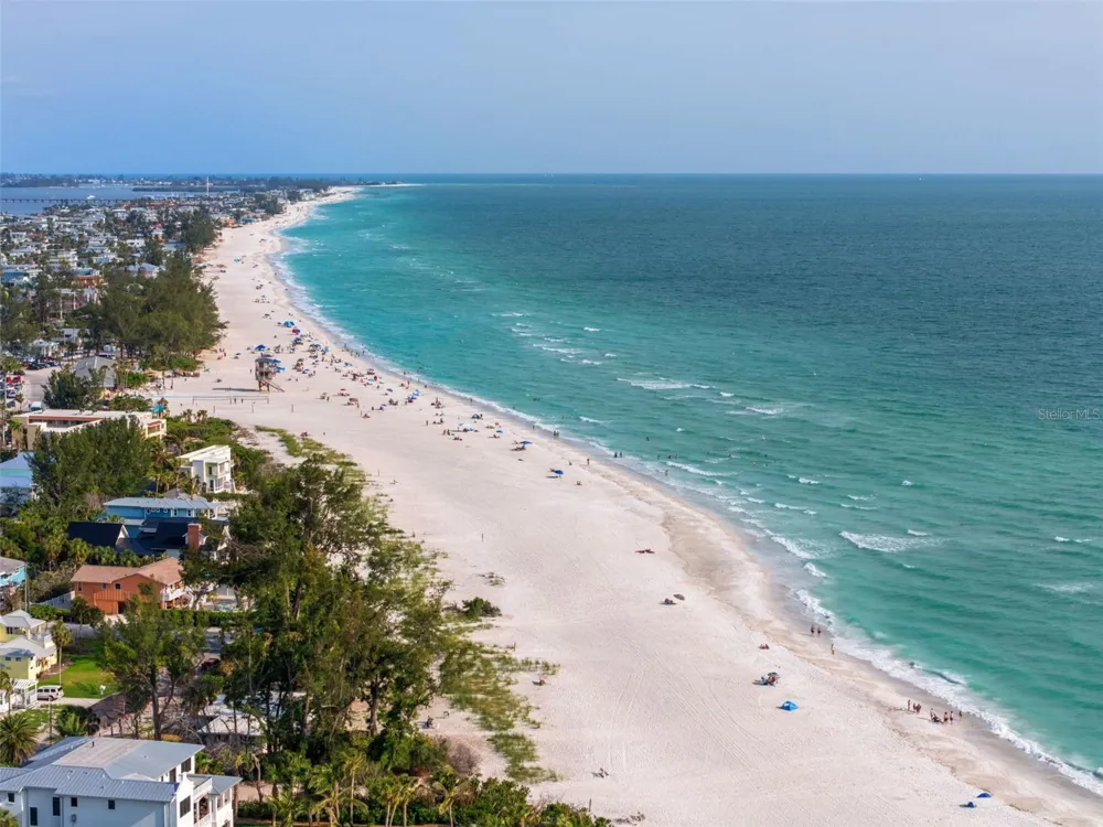 2915 AVENUE C Holmes Beach, FL 34217