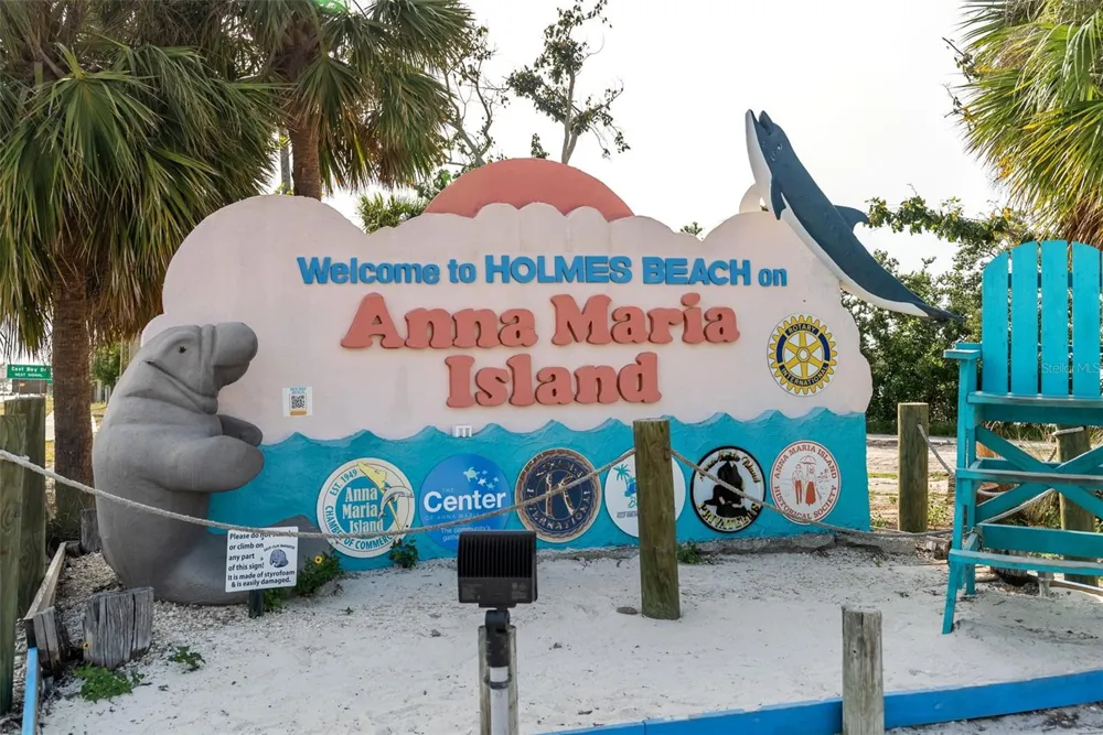 2915 AVENUE C Holmes Beach, FL 34217