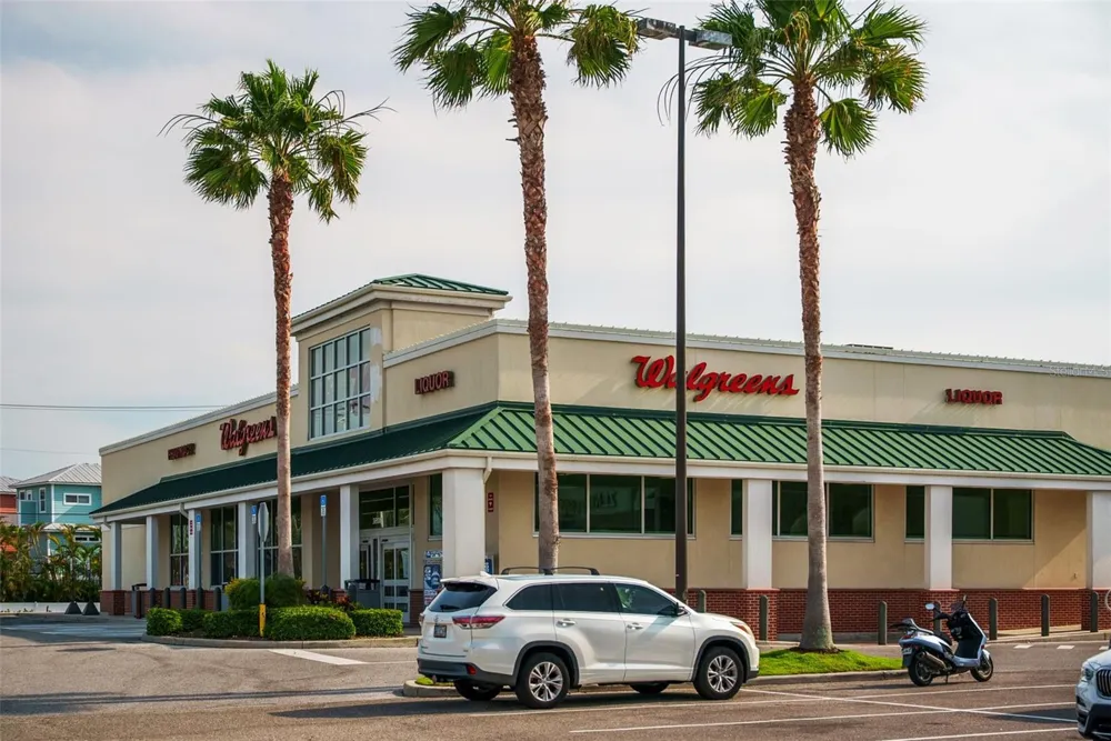 2915 AVENUE C Holmes Beach, FL 34217