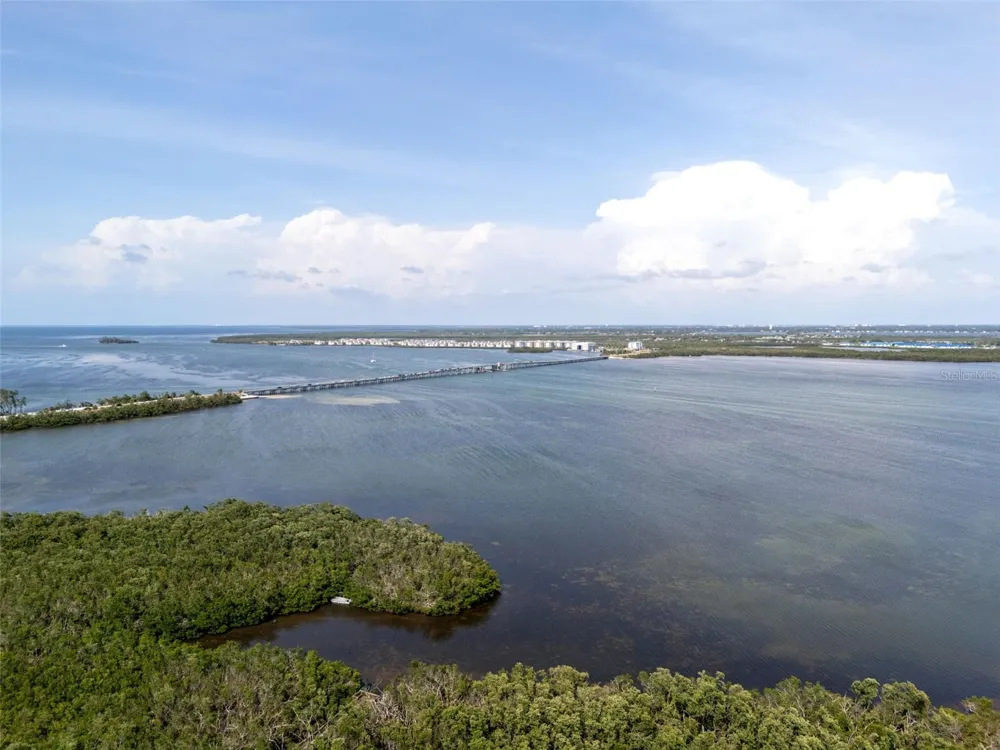 2915 AVENUE C Holmes Beach, FL 34217